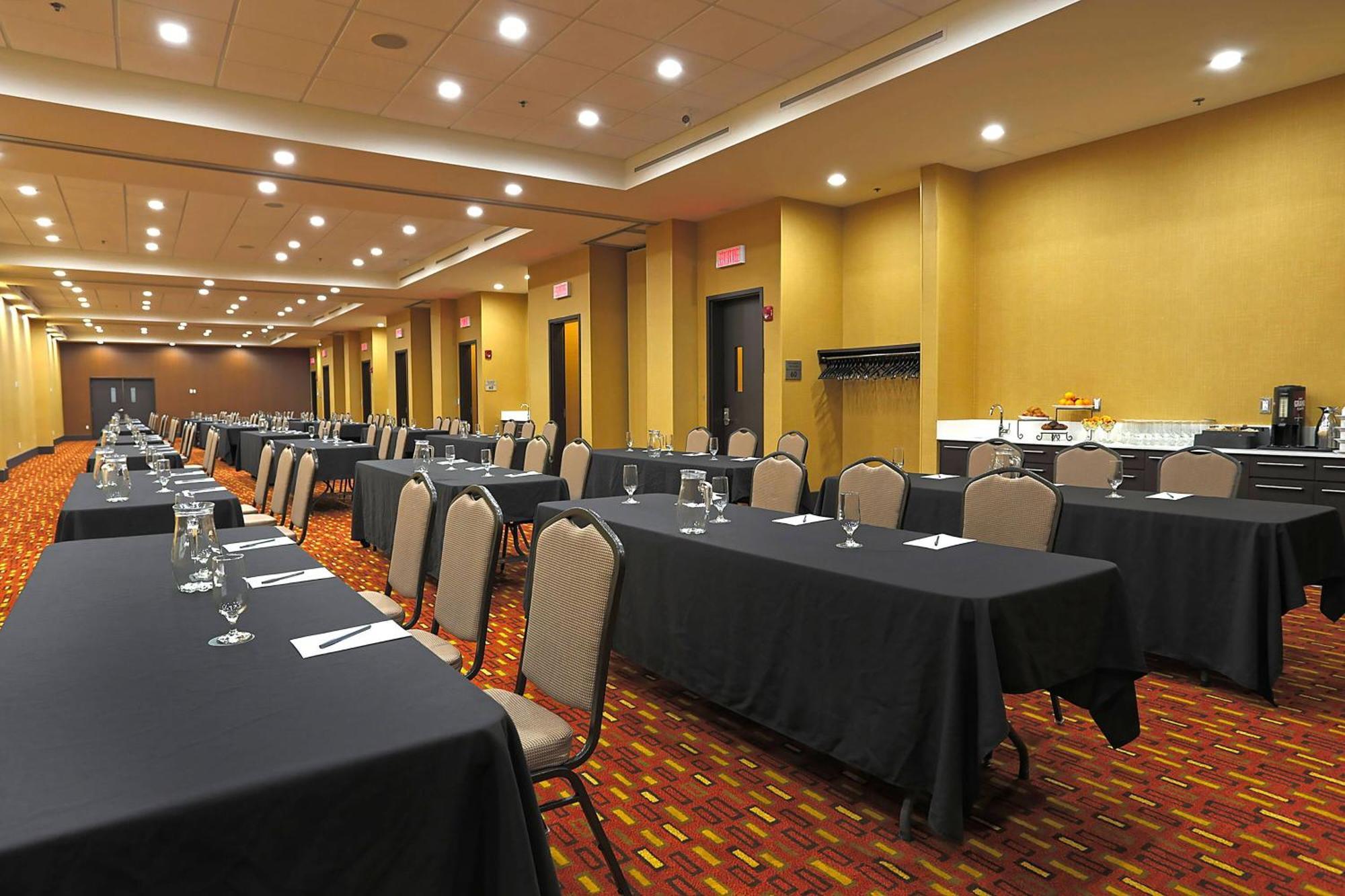 Courtyard By Marriott Montreal West Island/Baie D'Urfe Hotel Exterior foto