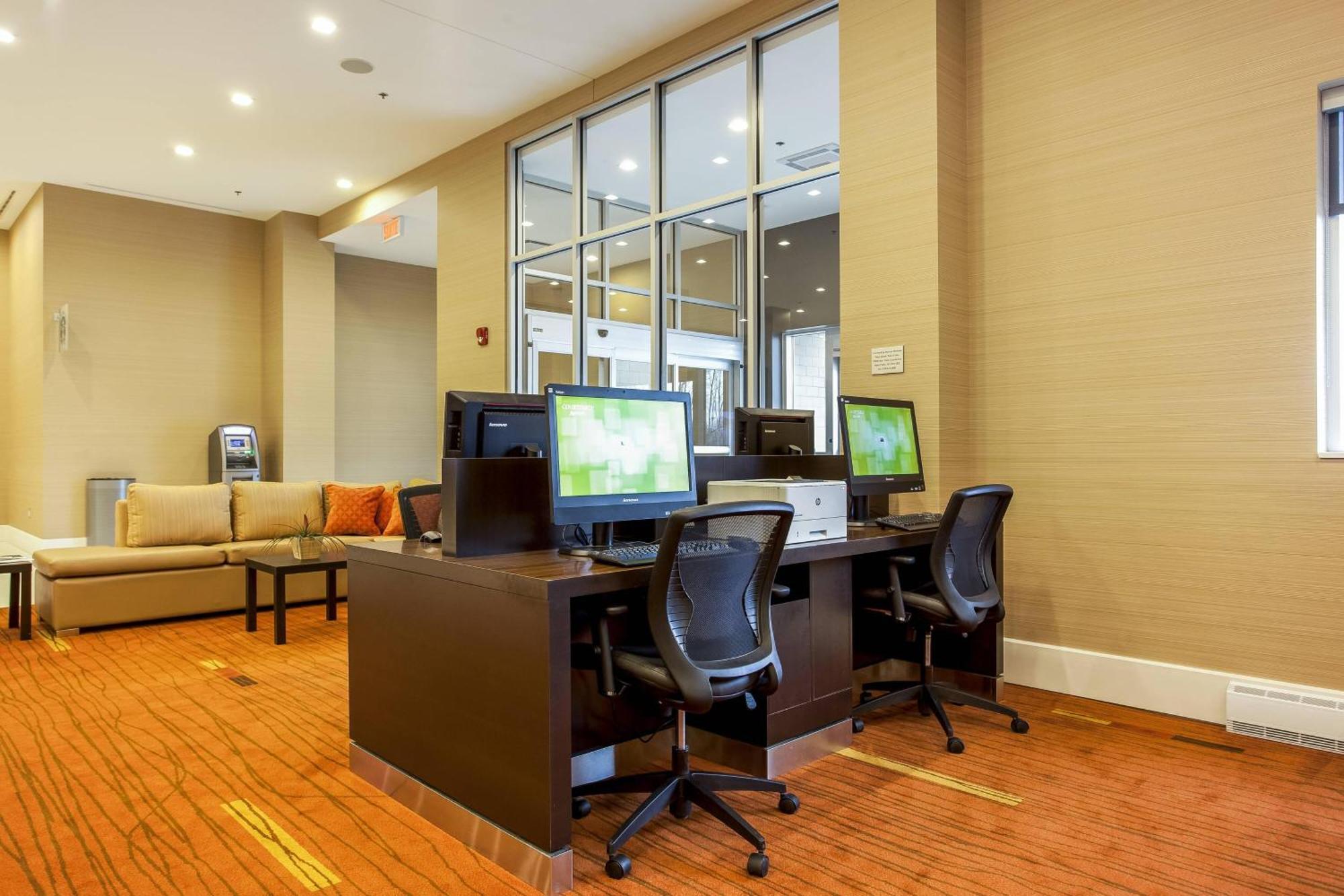 Courtyard By Marriott Montreal West Island/Baie D'Urfe Hotel Exterior foto